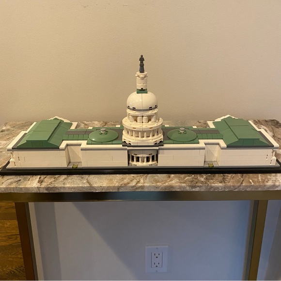 Retired Lego Architecture United States Capitol Building 21030 - Picture 2 of 5